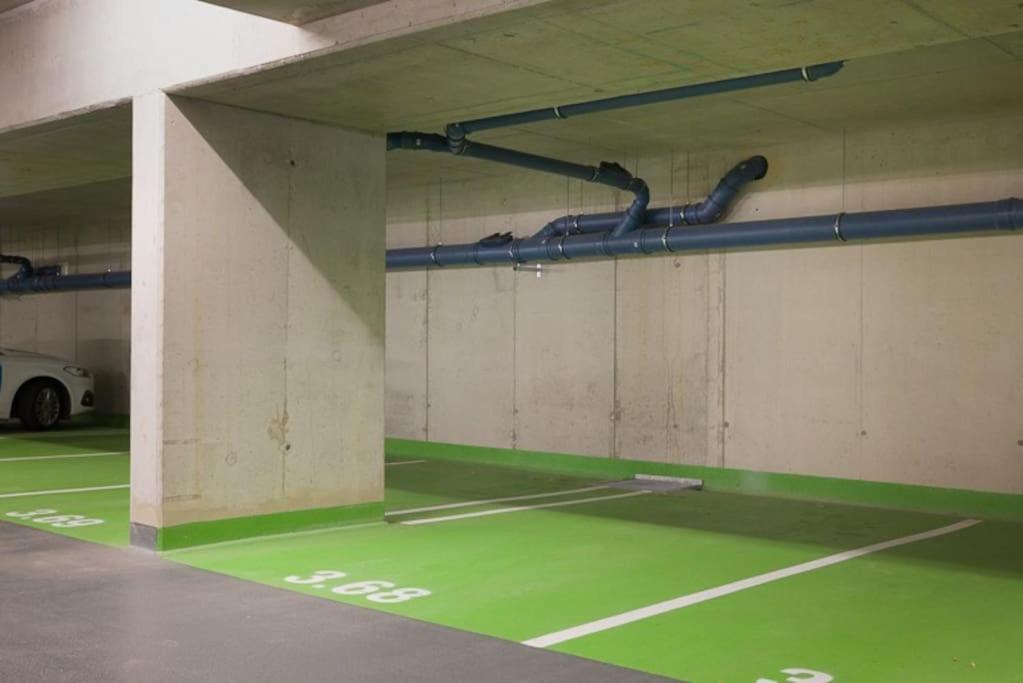 Premium City Apartment With Balcony! Free Garage Parking Included! ウィーン エクステリア 写真