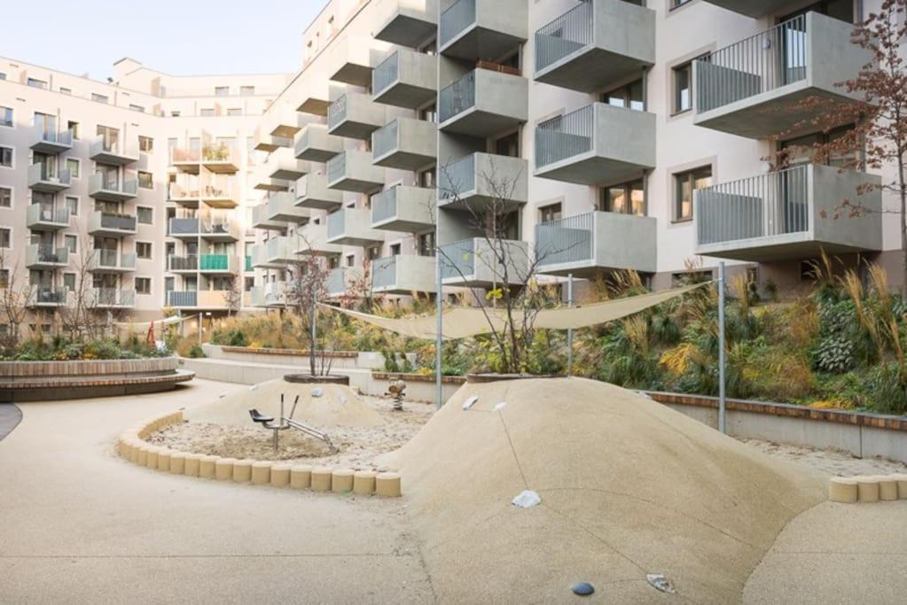 Premium City Apartment With Balcony! Free Garage Parking Included! ウィーン エクステリア 写真
